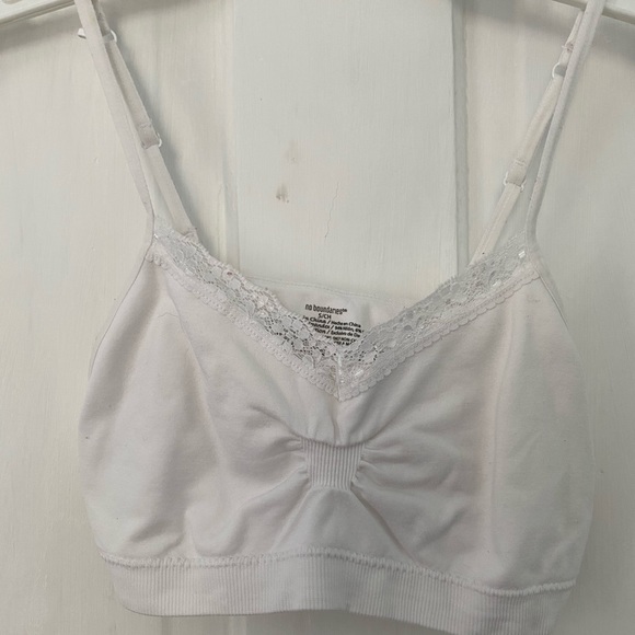 White Bralette 🤍 - Picture 1 of 2